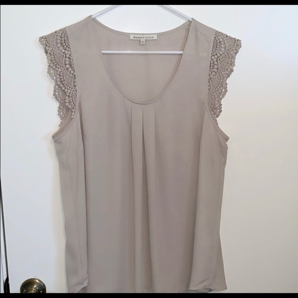 Crochet Cap Sleeve Blouse - Picture 6 of 6